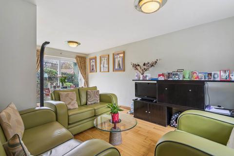 undefined, Parsonage Court, Tring