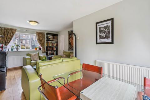 undefined, Parsonage Court, Tring