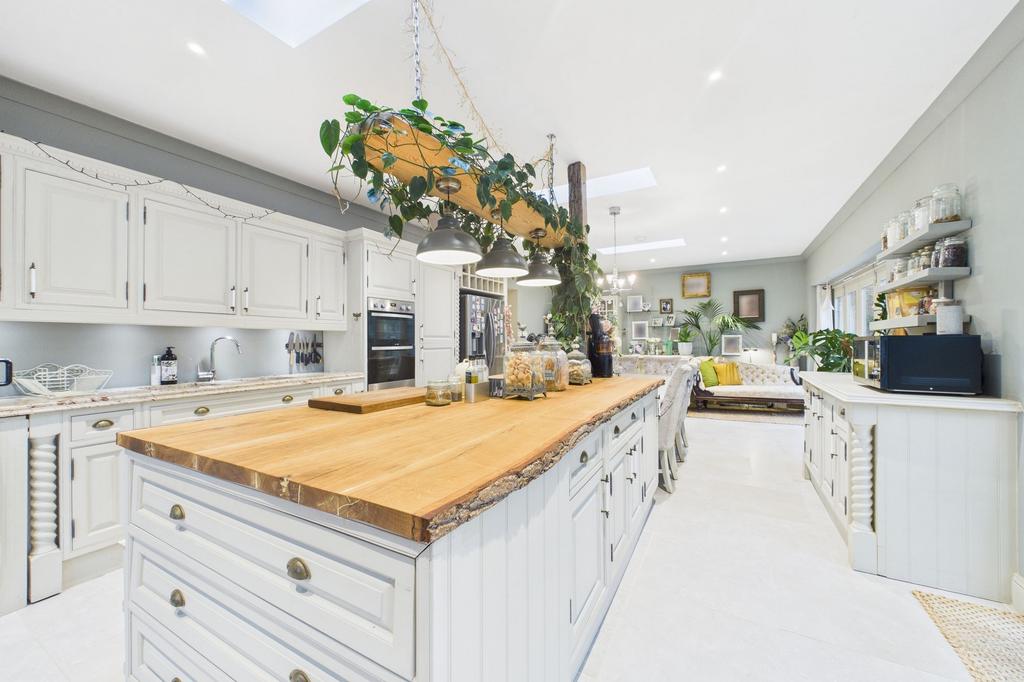 Kitchen / day room