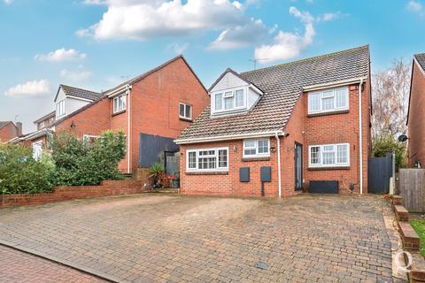 4 bedroom detached house for sale, Gaze Hill Avenue, Sittingbourne, Kent, ME10