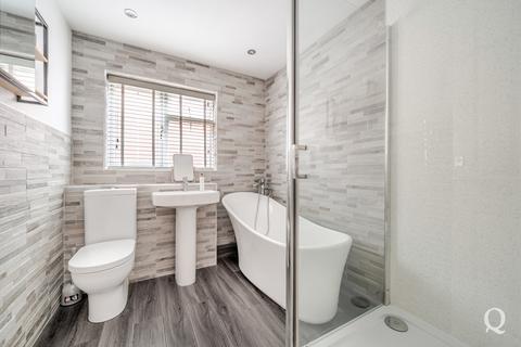 4 bedroom detached house for sale, Gaze Hill Avenue, Sittingbourne, Kent, ME10