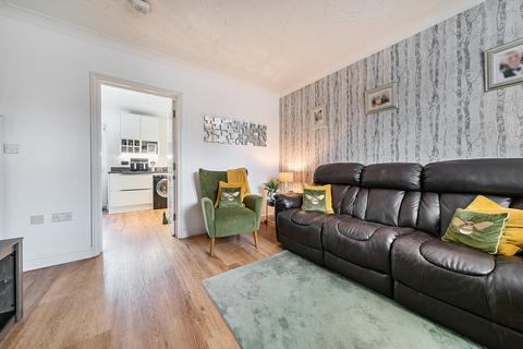3 bedroom terraced house for sale, Kingfisher Road, Shefford, SG17