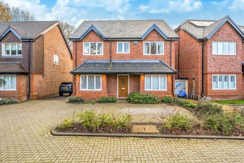 4 bedroom detached house for sale, Porkele Place, Caterham CR3
