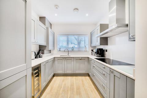 4 bedroom detached house for sale, Porkele Place, Caterham CR3