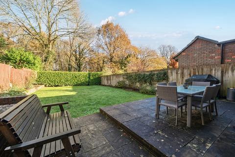 undefined, Crofts Close, Chiddingfold, GU8