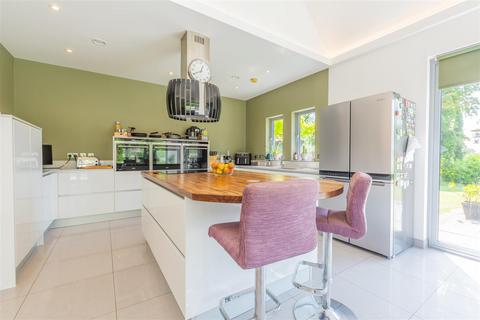 5 bedroom detached bungalow for sale, * SIGNATURE HOMES * Doddinghurst Road, Doddinghurst, Brentwood