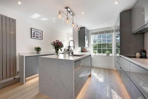 3 bedroom apartment for sale, Bulstrode Court, Gerrards Cross, Buckinghamshire, SL9