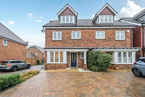3 bedroom semi-detached house for sale, Oakgrove, Caterham CR3
