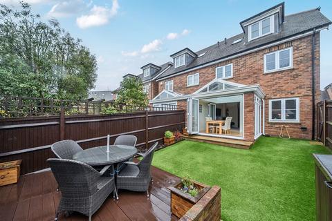 3 bedroom semi-detached house for sale, Oakgrove, Caterham CR3