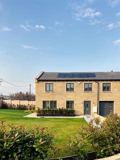 4 bedroom semi-detached house for sale, Scholebrook Lane, Tong BD4