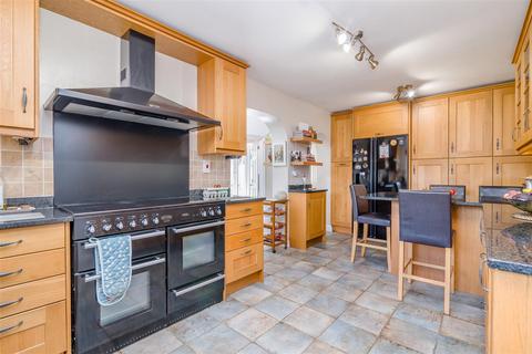 5 bedroom detached house for sale, Sovereign Chase, Staunton, Gloucester