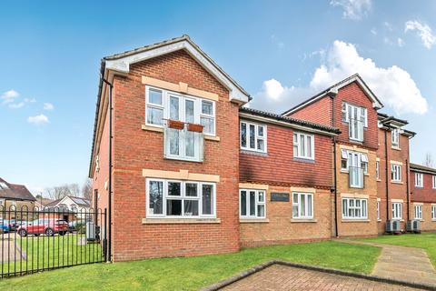 2 bedroom flat for sale, Chaldon Road, Caterham CR3