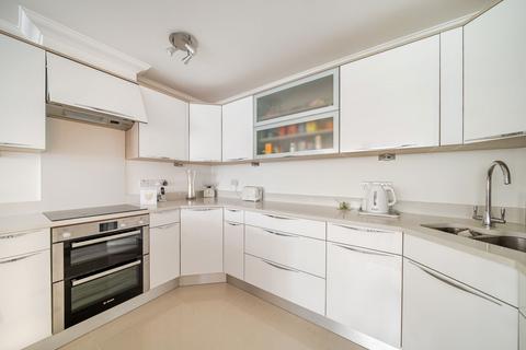 2 bedroom flat for sale, Chaldon Road, Caterham CR3