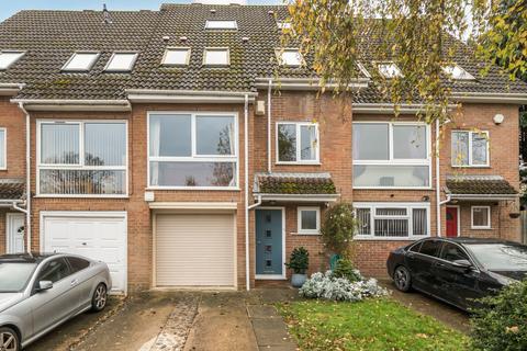 4 bedroom terraced house for sale, Romney Drive, Bromley