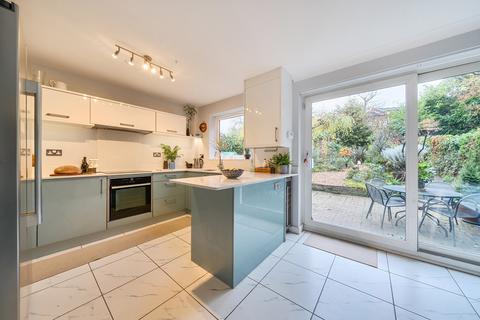 4 bedroom terraced house for sale, Romney Drive, Bromley