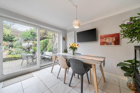 4 bedroom terraced house for sale, Romney Drive, Bromley