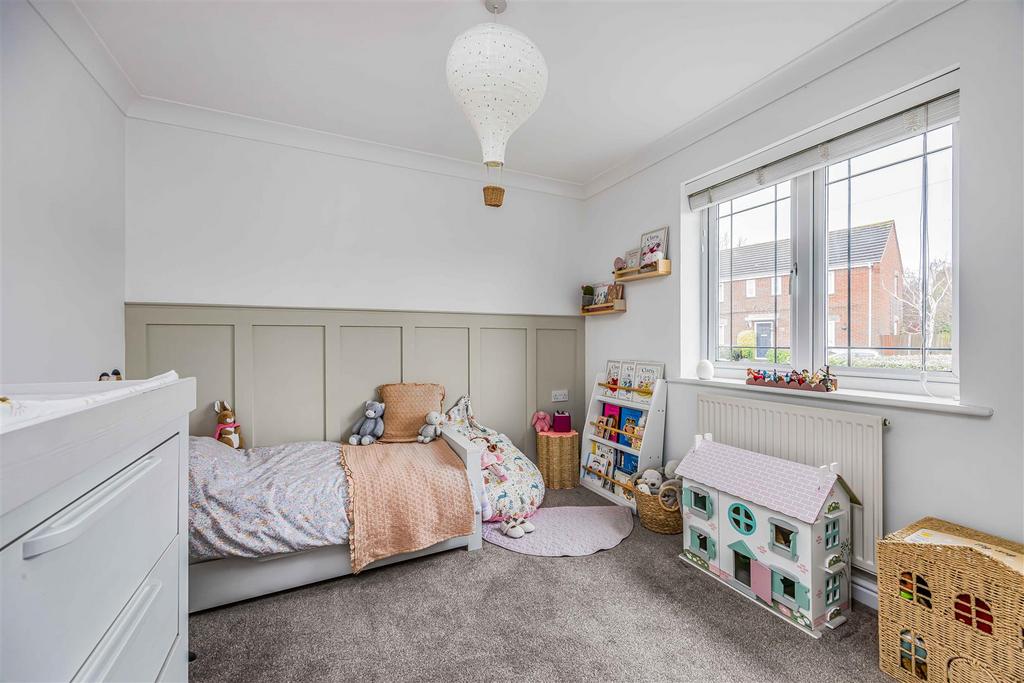 1 Caer Peris View, Portchester-Small-Portico Market