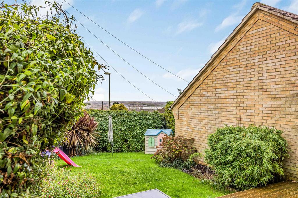 1 Caer Peris View, Portchester-Small-Portico Market