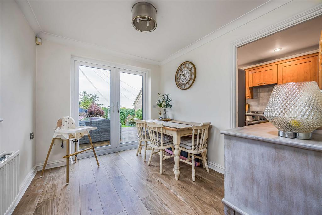 1 Caer Peris View, Portchester-Small-Portico Market