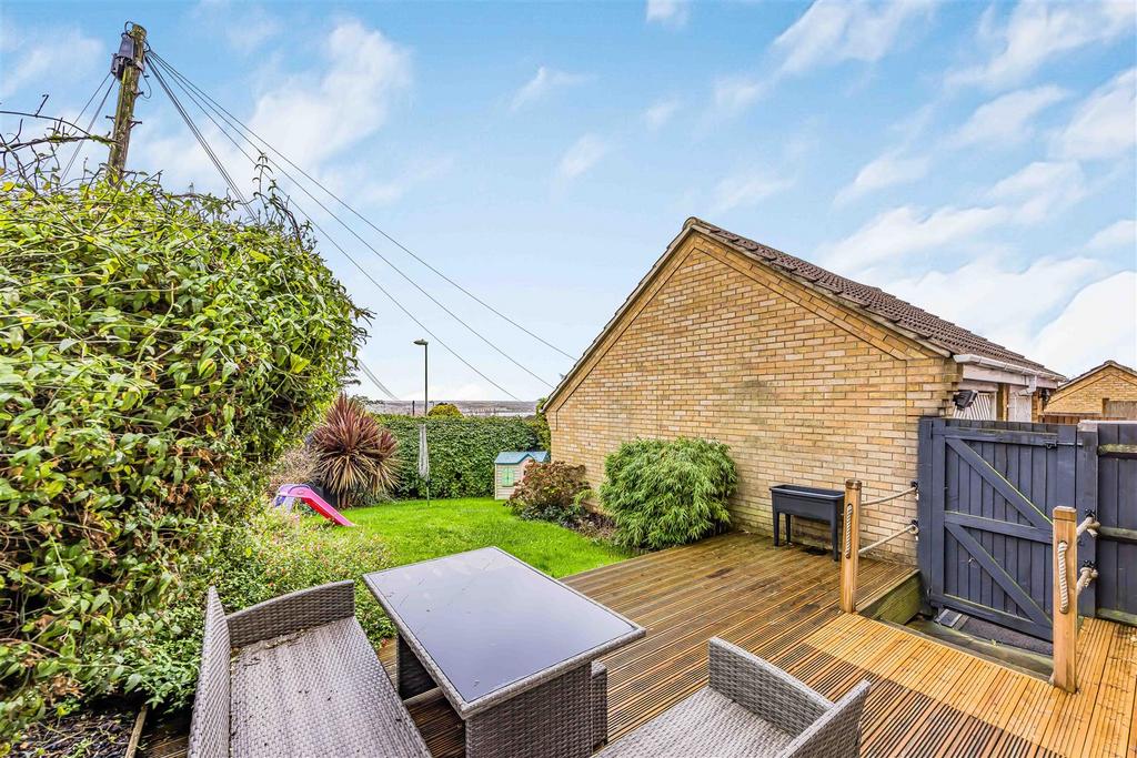 1 Caer Peris View, Portchester-Small-Portico Market