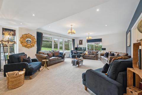 5 bedroom detached bungalow for sale, Leighton Road, Edlesborough, Buckinghamshire