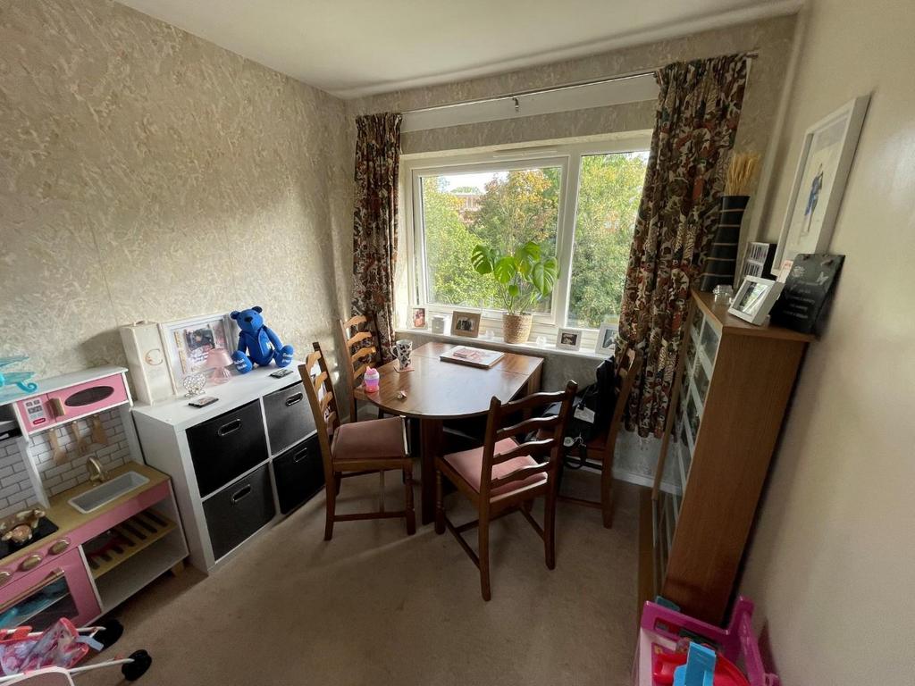 Dining Area.jpg
