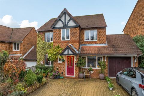 4 bedroom detached house for sale, King Charles Road, Radlett WD7