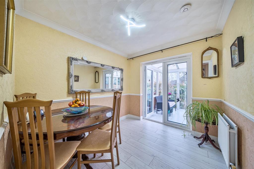 Dining Room: