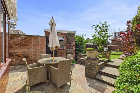 3 bedroom semi-detached house for sale, Maple Way, Coulsdon CR5