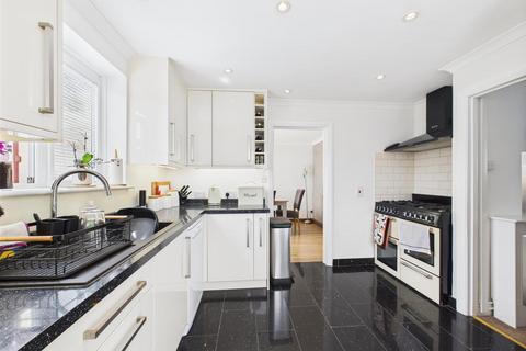 3 bedroom semi-detached house for sale, Maple Way, Coulsdon CR5