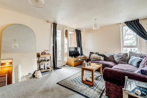 1 bedroom flat for sale, St Georges Gardens, Church Walk, Worthing, West Sussex, BN11