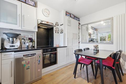 3 bedroom flat for sale, Fellows Road, London, NW3
