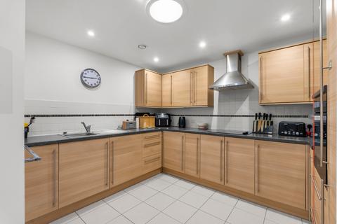 2 bedroom flat for sale, Peel Court, Welwyn Garden City, AL8