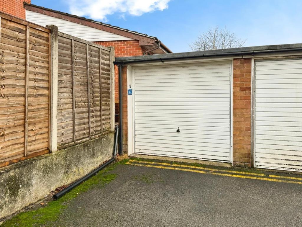 Garage.jpeg