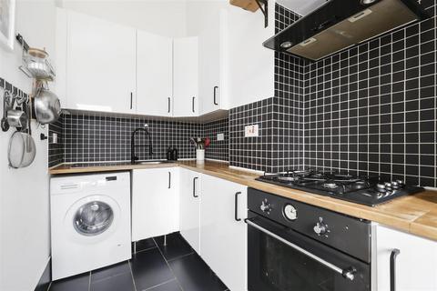 1 bedroom flat for sale, Hanley Road, Finsbury Park