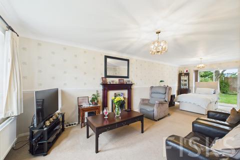 4 bedroom detached house for sale, Kingsdown Close, Basildon, SS13