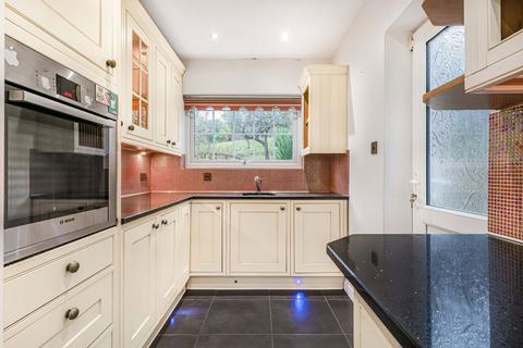 undefined, Mead Way, Coulsdon, CR5 1PQ