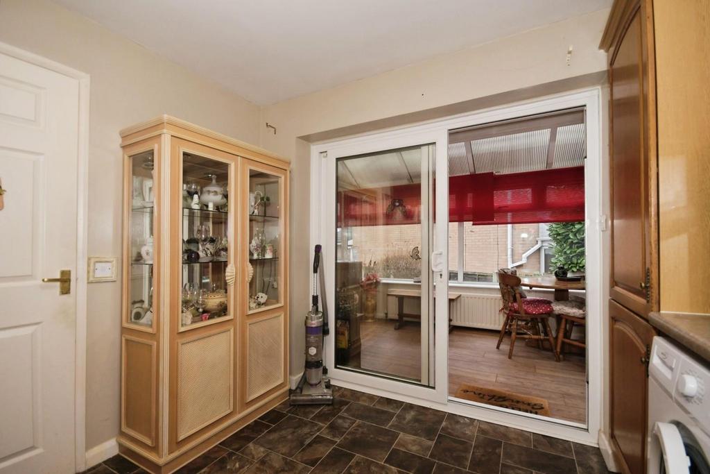 KITCHEN 02.jpg