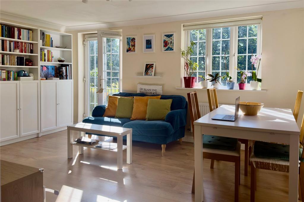 Sitting/Dining Room