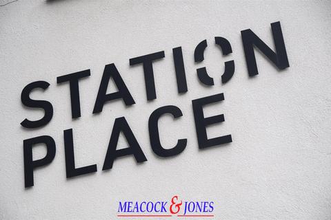 undefined, Kings Road, Brentwood