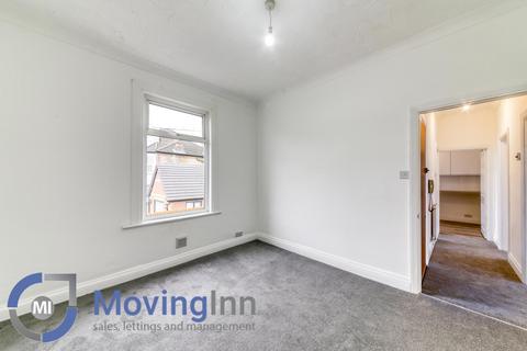 2 bedroom flat for sale, Hither Green Lane, Hither Green, SE13 6TT