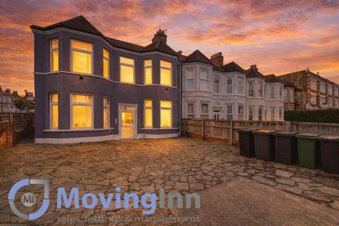 Hither Green Lane, Hither Green, SE13 6TT