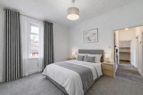 2 bedroom flat for sale, Hither Green Lane, Hither Green, SE13 6TT