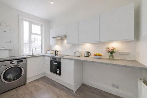 2 bedroom flat for sale, Hither Green Lane, Hither Green, SE13 6TT