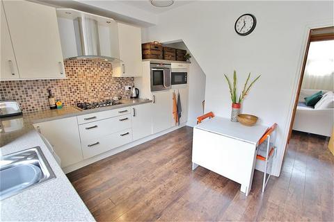 2 bedroom terraced house to rent, Murray Road, Sheffield, S11 7GG