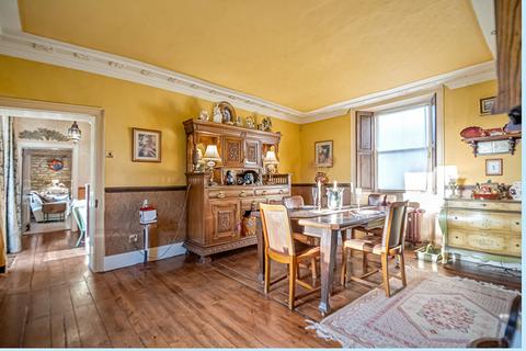 4 bedroom detached house for sale, Westgate, Brough, HU15