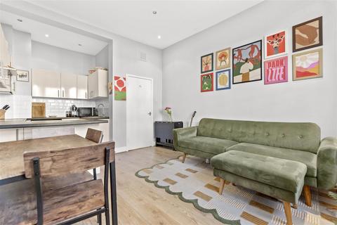 1 bedroom flat for sale, Upper Tollington Park, Stroud Green