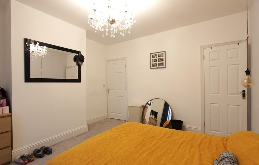 4. Bedroom 1(1).JPG