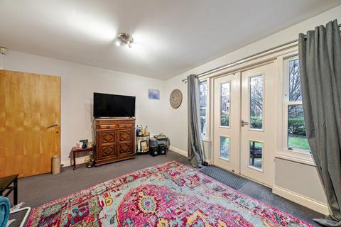 2 bedroom apartment for sale, Bromley Road, London