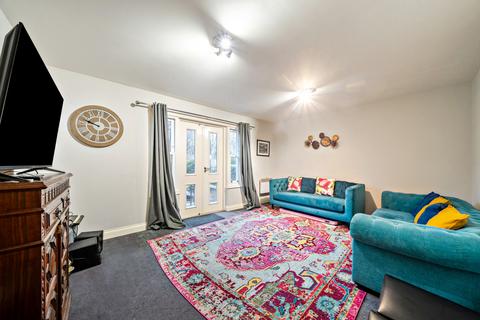 2 bedroom apartment for sale, Bromley Road, London